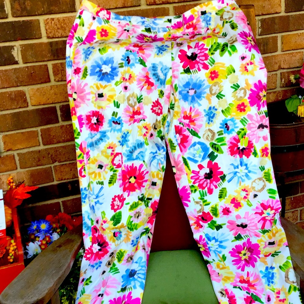 NWOT - Escada - Women’s Beautiful Floral Pants in Size 14-18